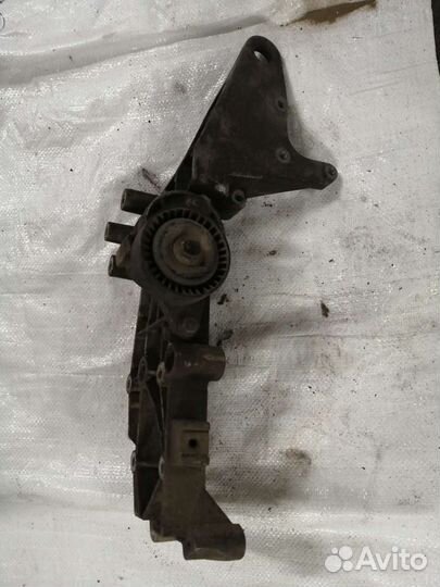 Кронштейн кондиционера Volvo S40 2001-2003