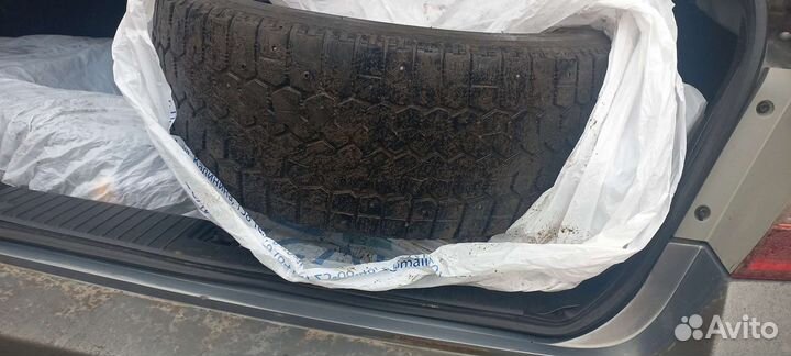 Yokohama Ice Guard Stud IG55 215/55 R16