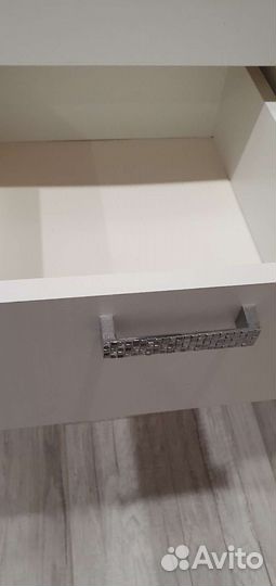 Тумба прикроватная белая