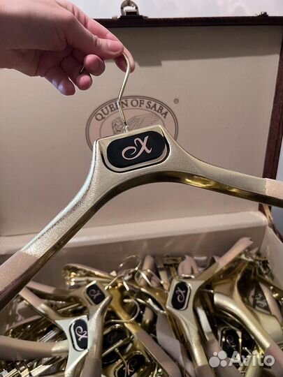 Именные вешалки