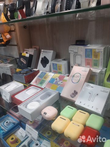 Беспроводные наушники разные