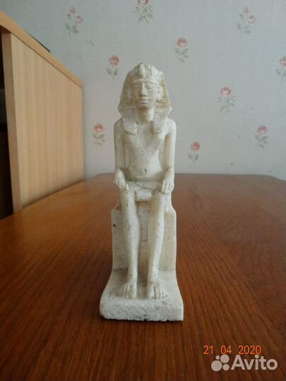 Статуэтка Фараон из Египта камень