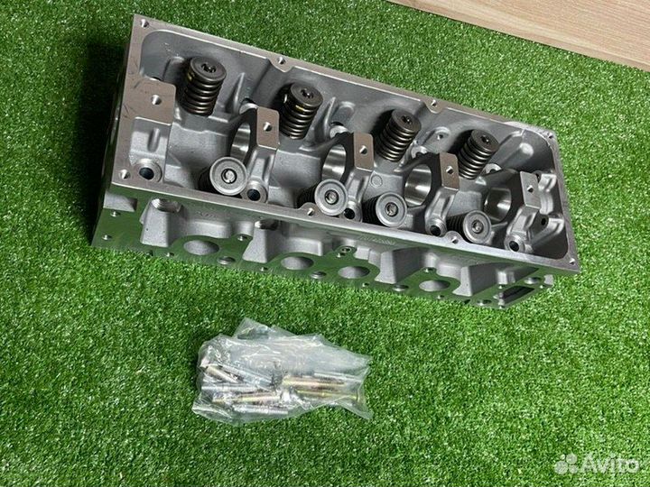 Головка блока цилиндров Logan Kangoo Largus