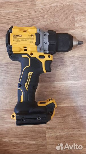 Шуруповерт Dewalt dcd 800