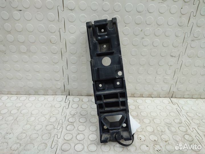 Кронштейн решетки радиатора Kia Sorento 4 MQ 2020