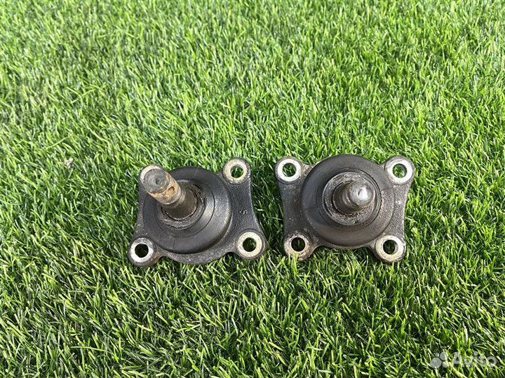 Шаровая опора передняя Toyota Granvia / Grand