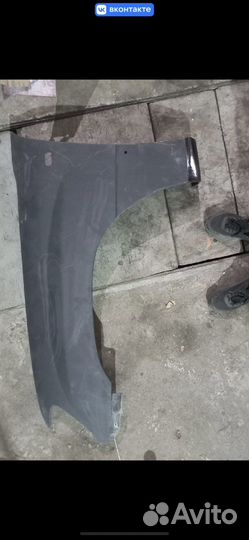 Крылья переднии toyota land cruiser 100