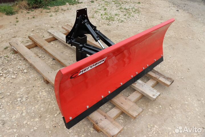 Отвал для снега гидроповоротный на трактор ок1750