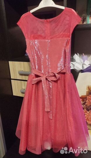 Нарядное платье на девочку