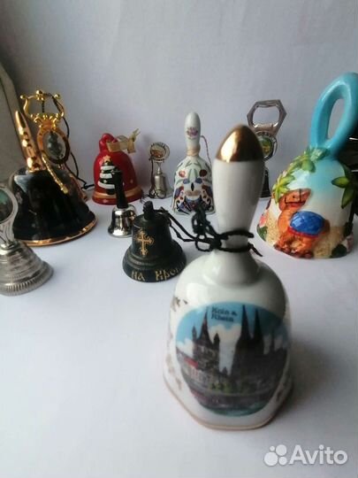 Коллекция сувенирных колокольчиков