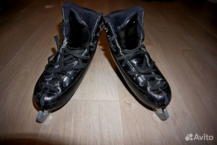 Коньки фигурные Risport Antares 200