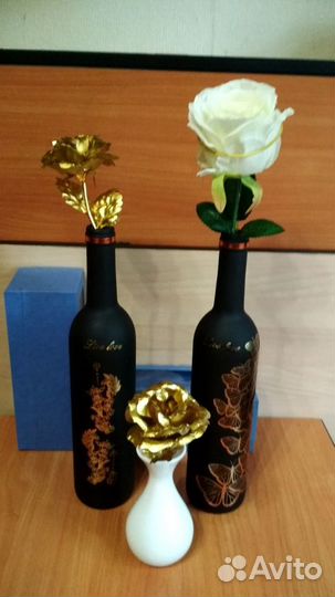 Роза в вазе