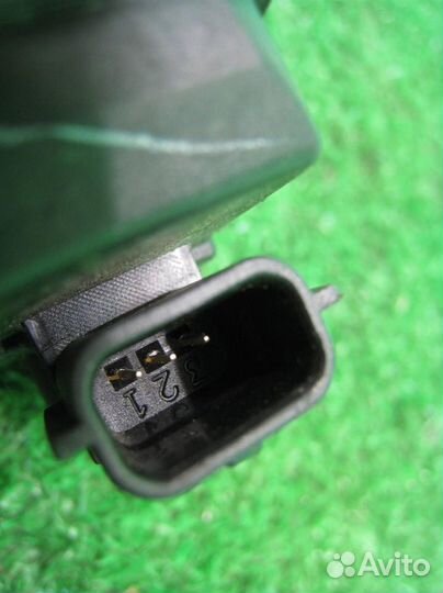 Корректор фары Toyota Yaris P13 2015