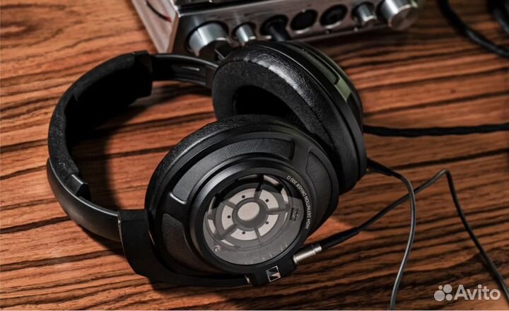 High End наушники Sennheiser HD 820