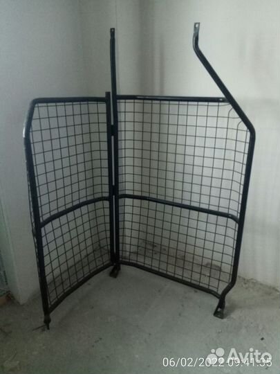 Продам решетку грузового отсека Ford Connect