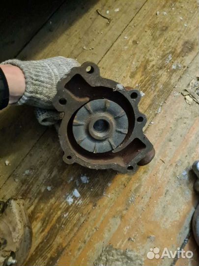 Водяной насос помпа газ 21 2410