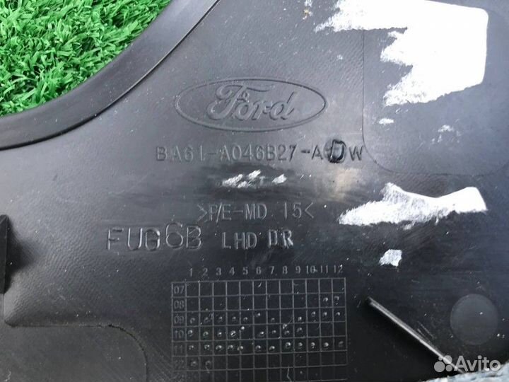 Накладка центральной консоли (R) Ford Fiesta