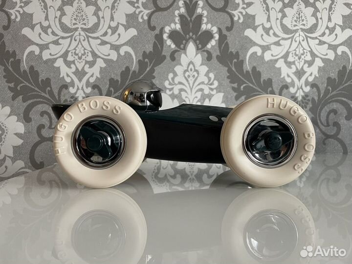 Коллекционная машинка hugo boss