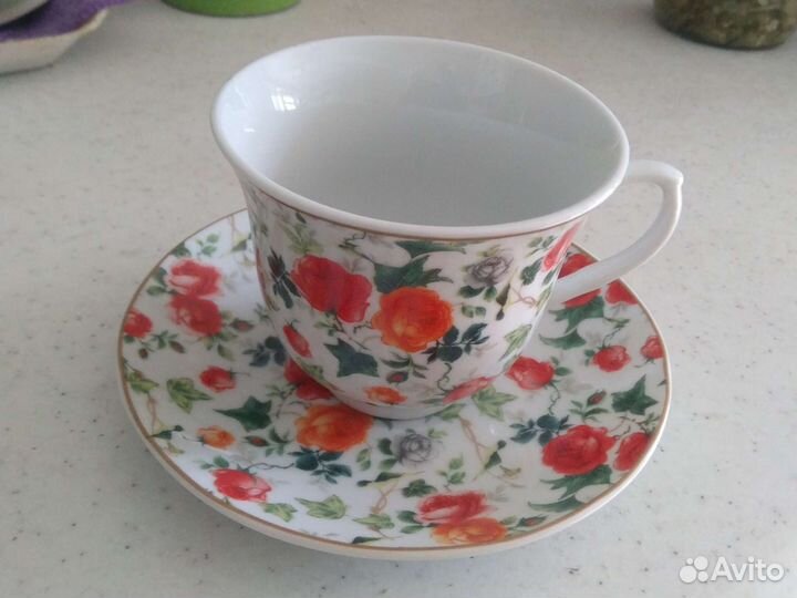 Чашка с блюдцем в подарочной упаковке