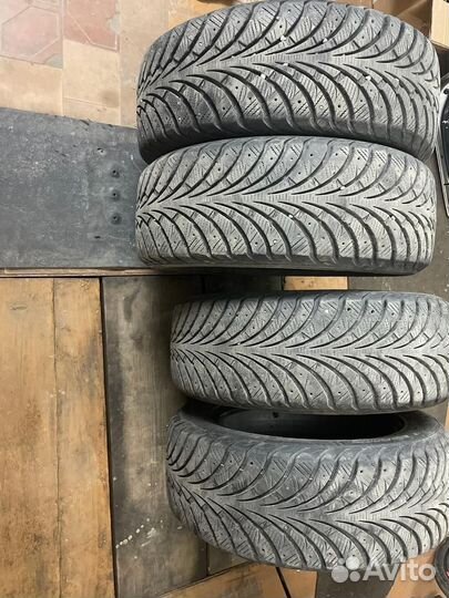 Goodyear UltraGrip Extreme 225/60 R17 99T