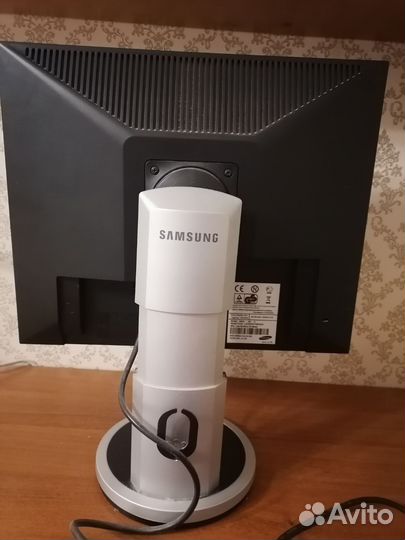 Монитор Samsung