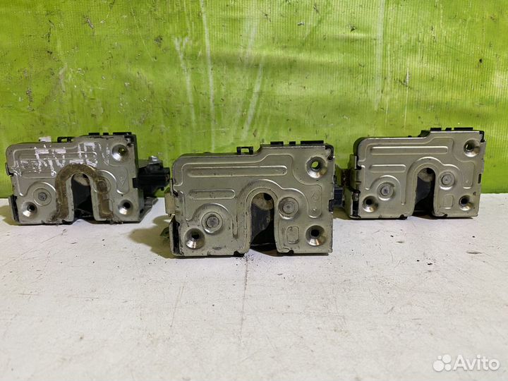 Замок двери передней правой Renault Logan 1