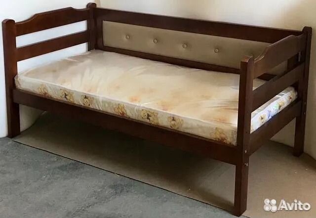 Кровать детская из массива