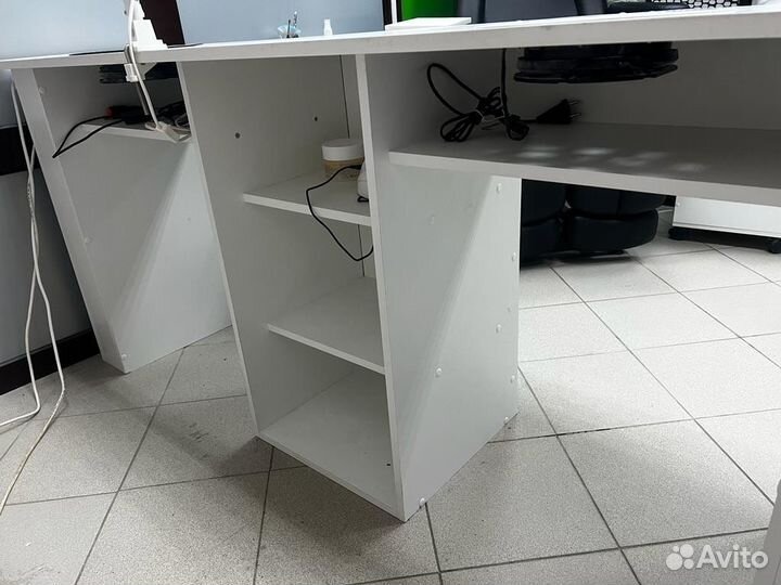 Стол для маникюра с вытяжкой