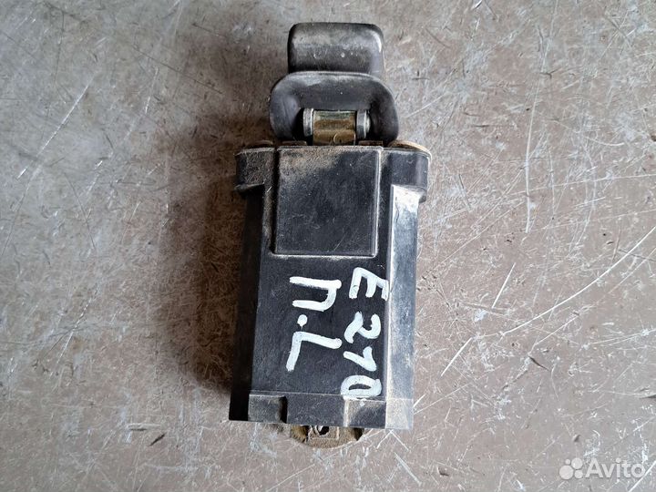 Ограничитель двери на Mercedes W210