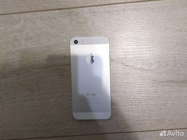 Телефон iPhone 5