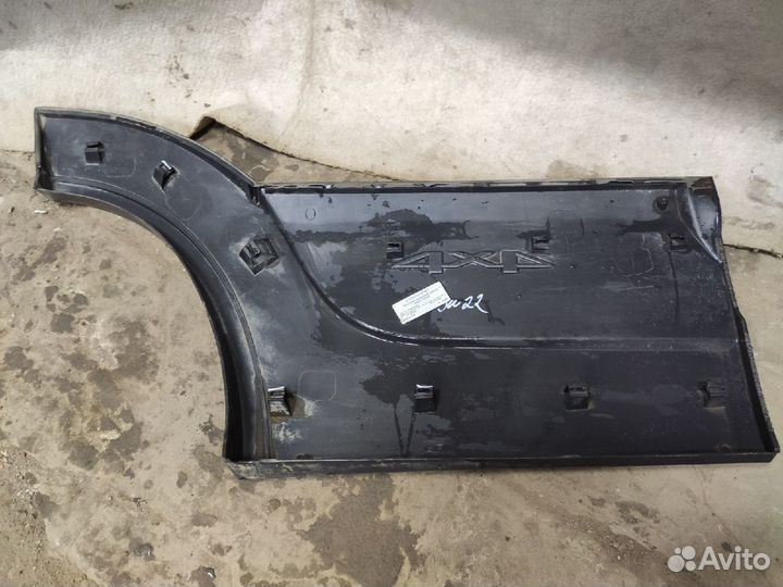 Молдинг двери задней левой Niva Bertone