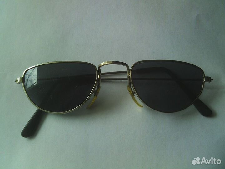 Солнцеащитные очки