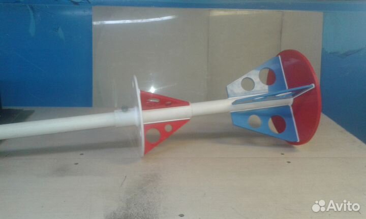 Стул на одной ноге