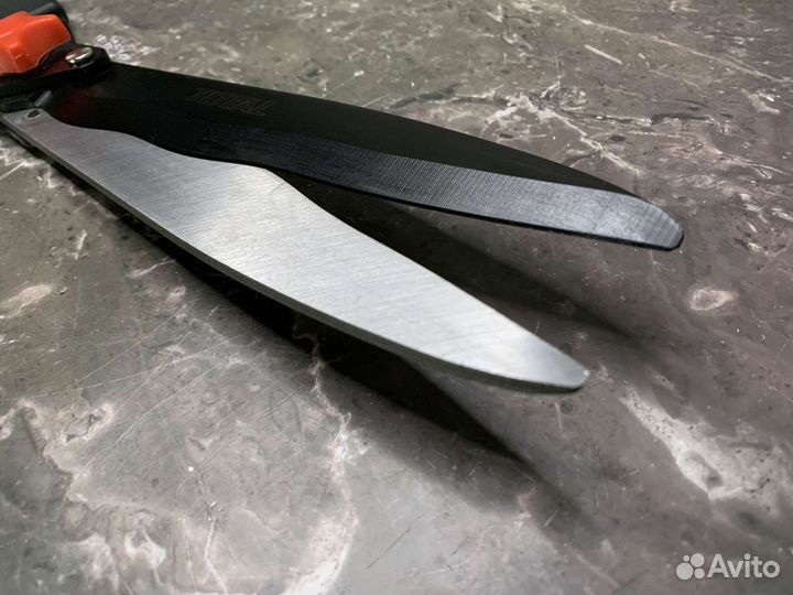 Ручной кусторез Total