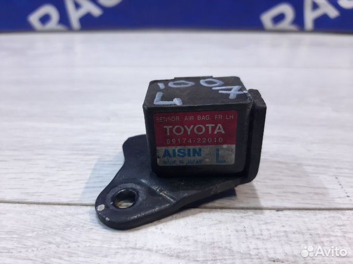 Датчик airbag передний левый Toyota Mark I I GX100