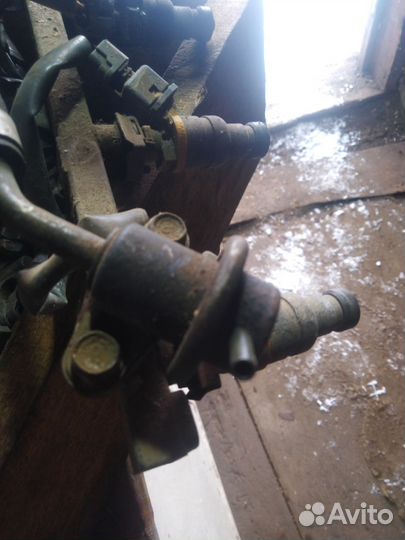 Топливная рампа 2114