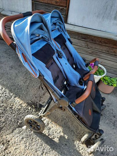 Коляска для двойни