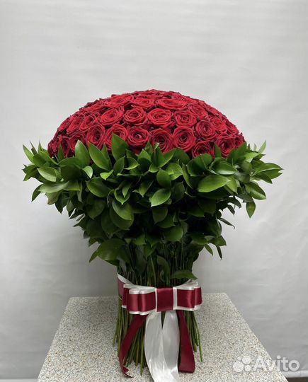 Букеты из 101 розы, 51 розы, 25 роз с доставкой