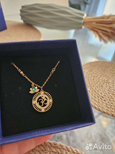 Кулон Swarovski Om