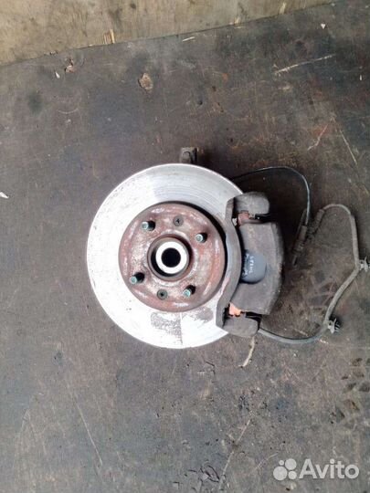 Кулак передний правый Hyundai Solaris 2