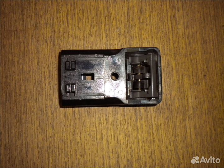 Внутренняя ручка левой двери Nissan Serena I (C23)