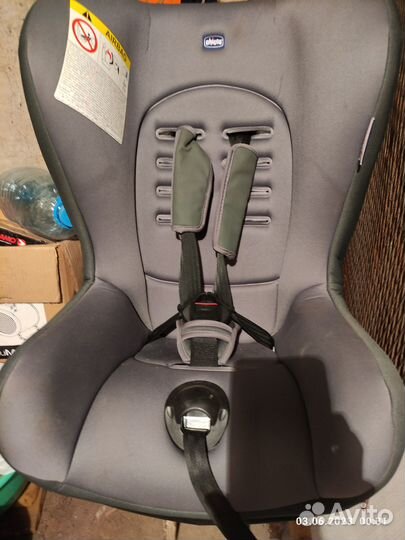 Продаю детское автокресло chicco cosmos