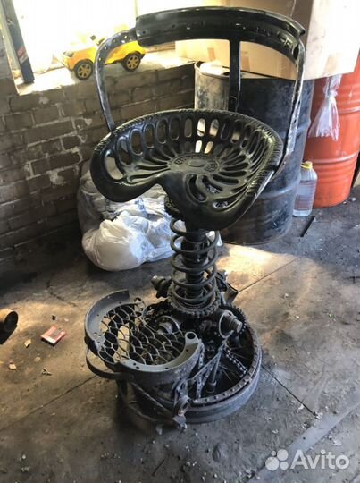 Барный стул ручной работы