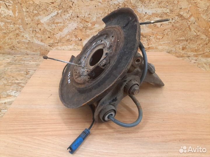 Кулак задний правый BMW Е39