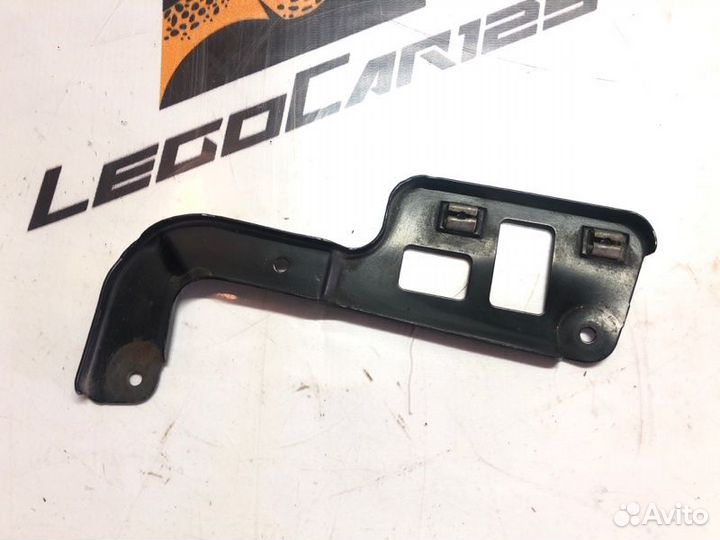 Кронштейн компрессора кондиционера Mercedes-Benz