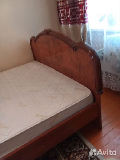 Кровать двухспальная с матрасом 160х 200