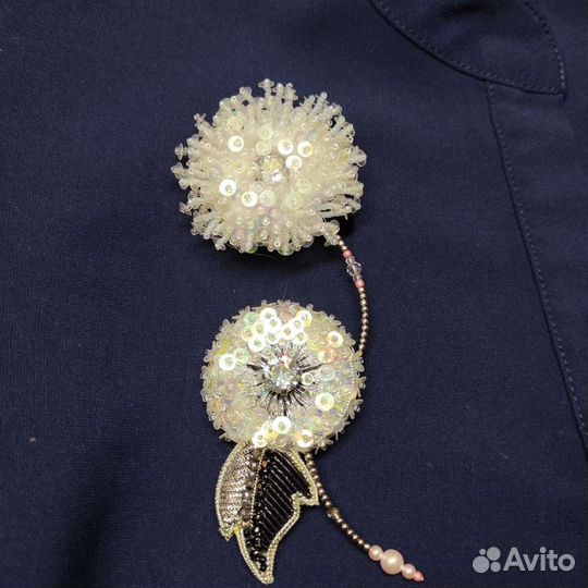 Брошь из бисера одуванчик