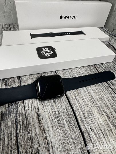 Apple Watch SE 44mm