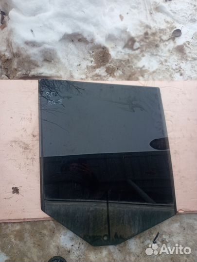 Стекло двери заднее правое Range Rover