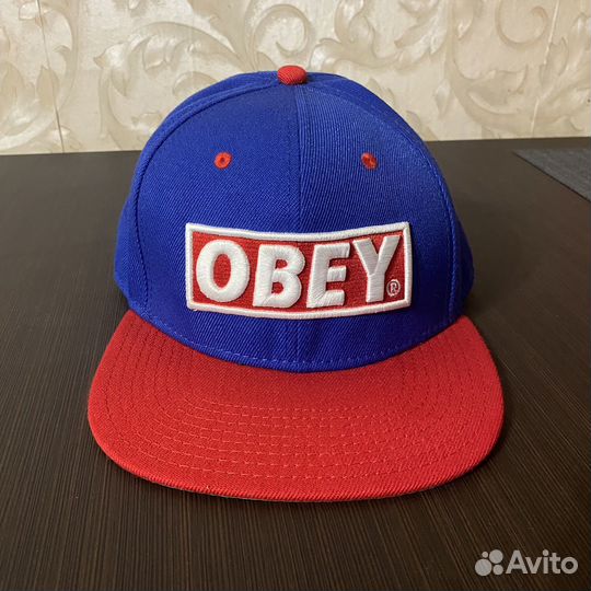 Бейсболка Obey